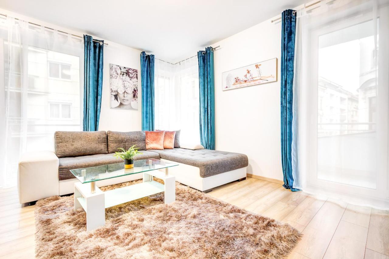 Modern Apartment With Free Garage And Balcony In The Downtown Budapest Exterior photo