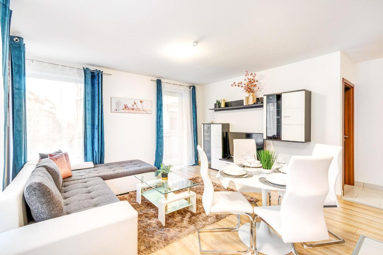 Modern Apartment With Free Garage And Balcony In The Downtown Budapest Exterior photo